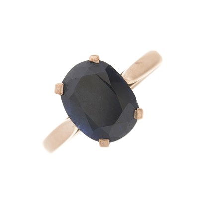 Lot 184 - A 9ct rose gold sapphire single-stone ring