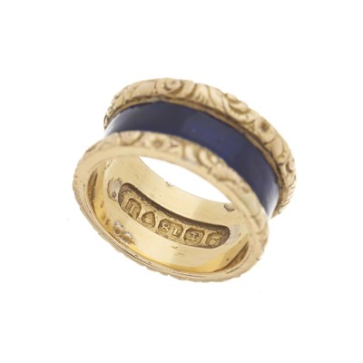 Lot 116 - A Georgian 18ct gold enamel band ring