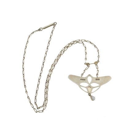 Lot 91 - A Jugendstil silver, opal and enamel necklace
