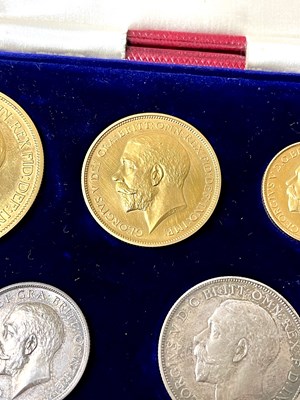 Lot 75 - George V, a fine and rare 1911 gold proof long set
