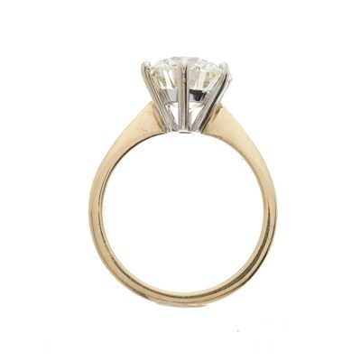 Lot 42 - An impressive 18ct gold diamond single-stone ring