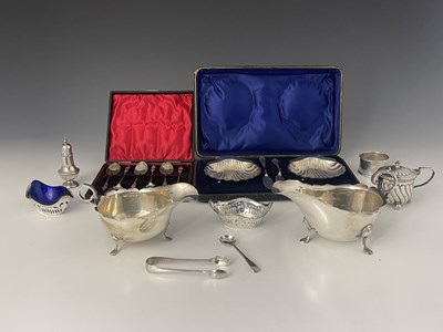 Lot 5 - A group of hallmarked silver to include an...