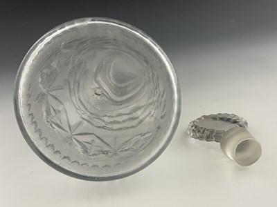 Lot 477 - An Anglo Irish cut glass decanter