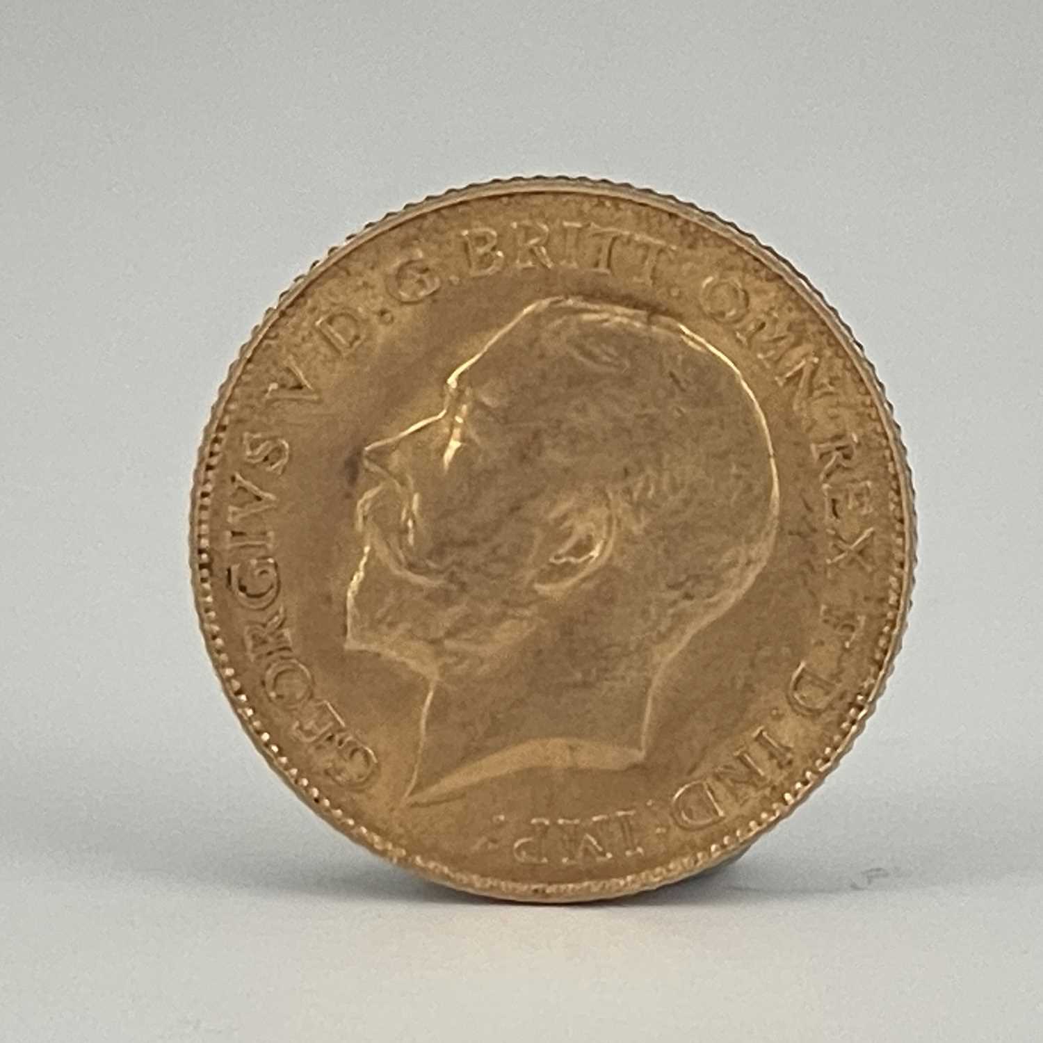 Lot 49 - George V, gold half sovereign, 1915, 4.0g