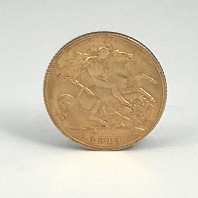 Lot 49 - George V, gold half sovereign, 1915, 4.0g