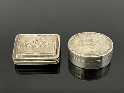 Lot 374 - A George III silver vinaigrette, of oval form,...