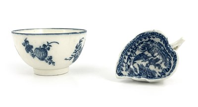 Lot 998 - A Caughley blue and white leaf form butter...