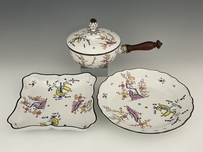 Lot 646 - A Meissen Kakiemon saucepan, together with two...