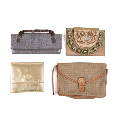 Lot 468 - Four vintage handbags, to include an Etienne...