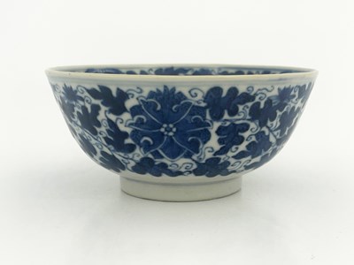 Lot 543 - A Chinese blue and white bowl, Qing Dynasty,...