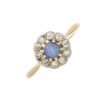 Lot 133 - An 18ct gold sapphire and diamond cluster ring