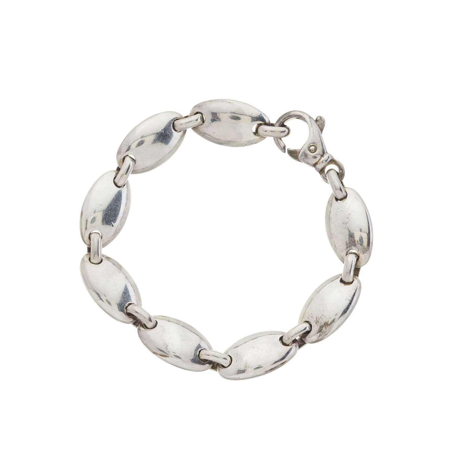 Lot 87 - Tiffany & Co., a silver Pebble bracelet