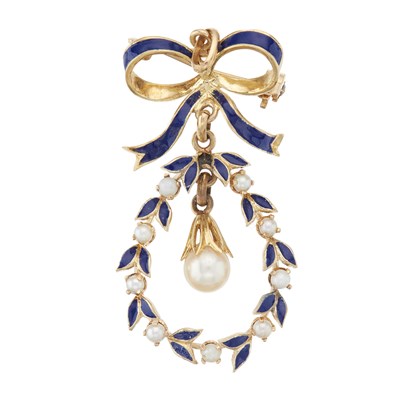 Lot 43 - An 18ct gold seed pearl and blue enamel wreath...