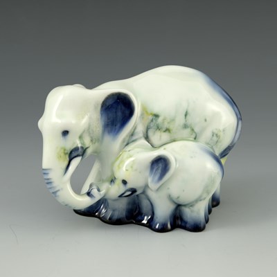 Lot 814 - A Doulton group of a mother elephant and young...