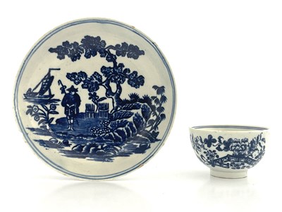 Lot 818 - A Lowestoft blue and white miniature tea bowl,...