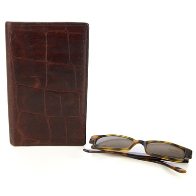 Lot 406 - A pair of Gucci sunglasses and a Mulberry...