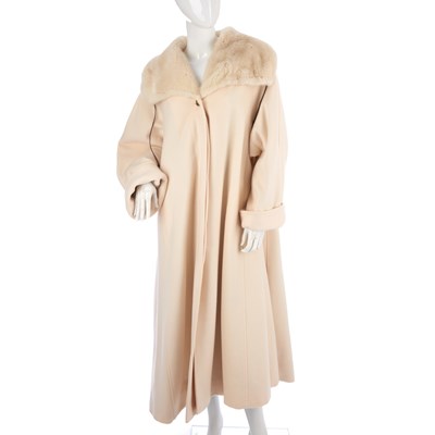 Lot 415 - A ladies full-length wool/cashmere cream coat...