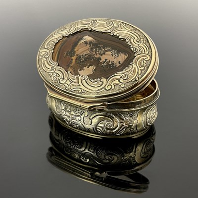 Lot 209 - A George IV silver gilt snuff box, of oval...