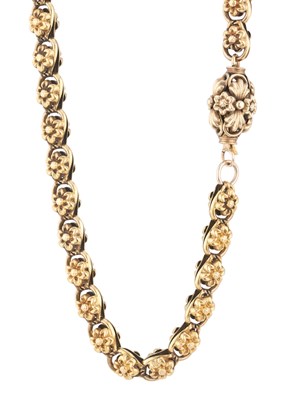 Lot 3 - A late Victorian gold necklace, designed as a...