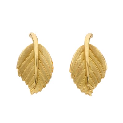 Lot 55 - Tiffany & Co., a pair of 18ct gold leaf...