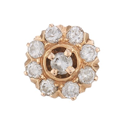 Lot 113 - A gold brilliant-cut diamond cluster single...
