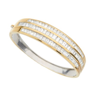 Lot 177 - An impressive 18ct gold calibre-cut diamond...