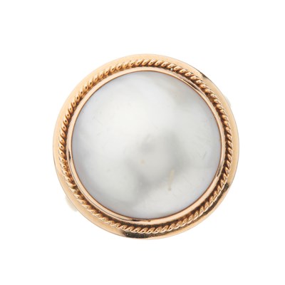 Lot 188 - A 14ct gold mabe pearl single-stone ring, with...