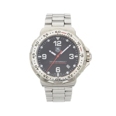 Lot 230 - Tag Heuer, a stainless steel Formula 1...